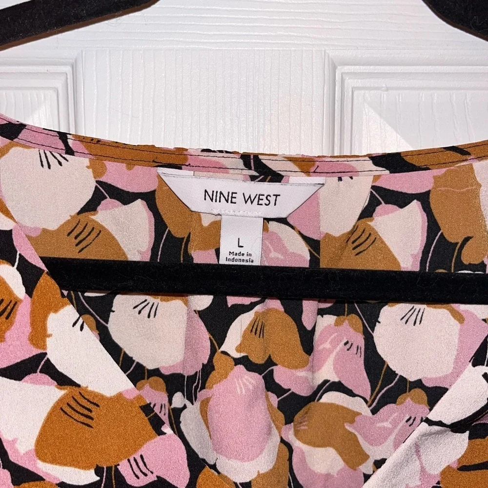 Nine West Pink and Brown Floral Peplum Style Blouse Large - Picture 2 of 3